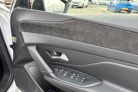 20 of 66 for PEUGEOT 408 1.2 HYBRID GT Fastback e-DSC6 Euro 6 (s/s) 5dr