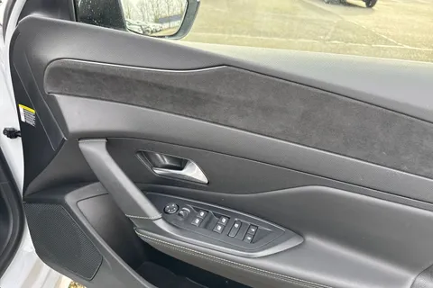 20 of 66 for PEUGEOT 308 1.2 HYBRID GT e-DSC6 Euro 6 (s/s) 5dr