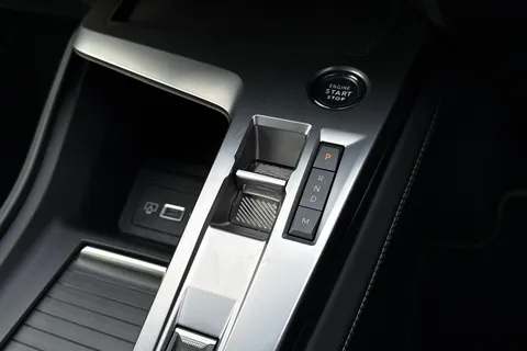 22 of 66 for PEUGEOT 308 1.2 HYBRID GT e-DSC6 Euro 6 (s/s) 5dr