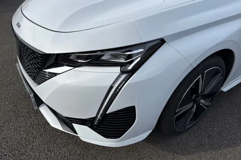 25 of 66 for PEUGEOT 308 1.2 HYBRID GT e-DSC6 Euro 6 (s/s) 5dr