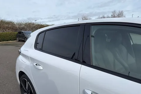 35 of 66 for PEUGEOT 308 1.2 HYBRID GT e-DSC6 Euro 6 (s/s) 5dr