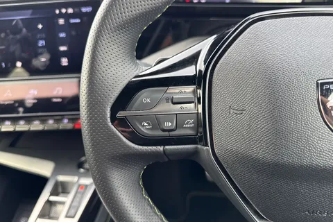 38 of 66 for PEUGEOT 308 1.2 HYBRID GT e-DSC6 Euro 6 (s/s) 5dr