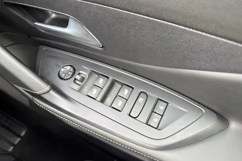 40 of 66 for PEUGEOT 408 1.2 HYBRID GT Fastback e-DSC6 Euro 6 (s/s) 5dr