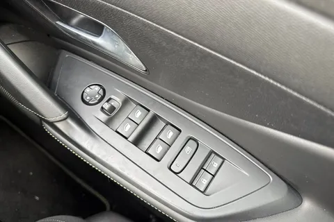 40 of 66 for PEUGEOT 308 1.2 HYBRID GT e-DSC6 Euro 6 (s/s) 5dr