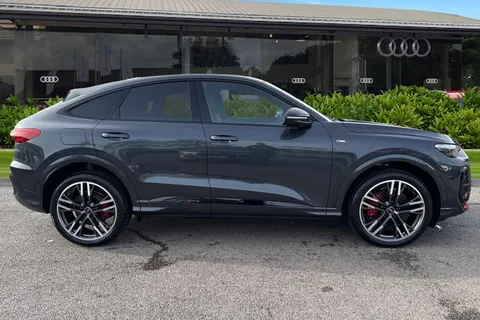  Audi Q5 2.0 TDI Edition 1 Sportback S Tronic quattro Euro 6 (s/s) 5dr Thumbnail #4