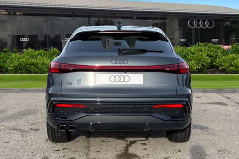  Audi Q5 2.0 TDI Edition 1 Sportback S Tronic quattro Euro 6 (s/s) 5dr Thumbnail #5