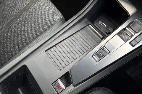 54 of 66 for PEUGEOT 408 1.2 HYBRID GT Fastback e-DSC6 Euro 6 (s/s) 5dr