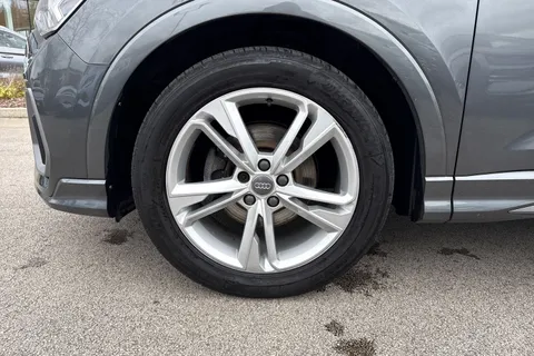 MM69RCZ Audi Q3 2.0 TDI 35 S line S Tronic Euro 6 (s/s) 5dr Thumbnail #11