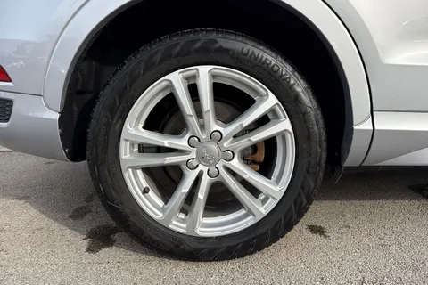 10 of 64 for Audi Q3 1.4 TFSI CoD S line Edition S Tronic Euro 6 (s/s) 5dr