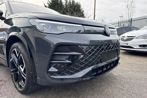  Volkswagen Tiguan 1.5 TSI eHybrid 19.7kWh R-Line DSG Euro 6 (s/s) 5dr Thumbnail #9