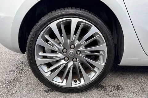 12 of 55 for Vauxhall Astra 1.2 Turbo Griffin Edition Euro 6 (s/s) 5dr