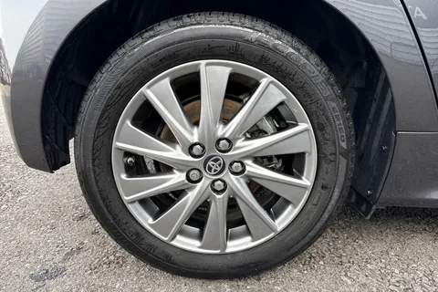 YGZ4163 Toyota Yaris 1.5 VVT-h Icon E-CVT Euro 6 (s/s) 5dr Thumbnail #11