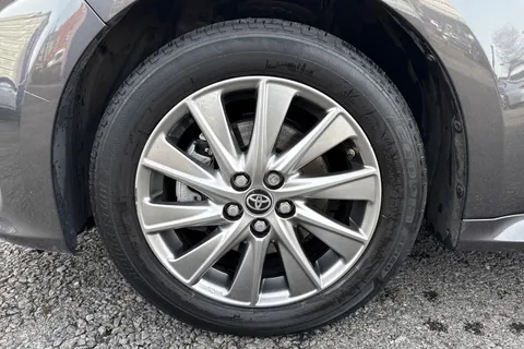 YGZ4163 Toyota Yaris 1.5 VVT-h Icon E-CVT Euro 6 (s/s) 5dr Thumbnail #12