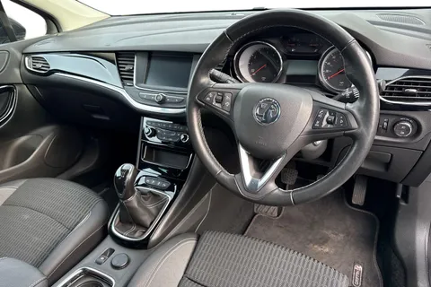 14 of 55 for Vauxhall Astra 1.2 Turbo Griffin Edition Euro 6 (s/s) 5dr