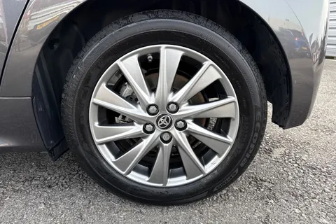 YGZ4163 Toyota Yaris 1.5 VVT-h Icon E-CVT Euro 6 (s/s) 5dr Thumbnail #13