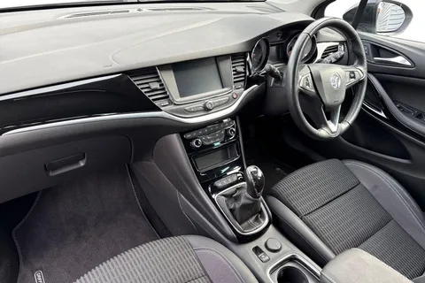 15 of 55 for Vauxhall Astra 1.2 Turbo Griffin Edition Euro 6 (s/s) 5dr