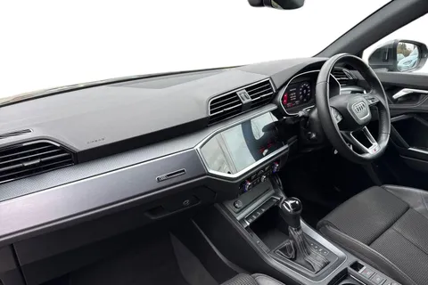 MM69RCZ Audi Q3 2.0 TDI 35 S line S Tronic Euro 6 (s/s) 5dr Thumbnail #16