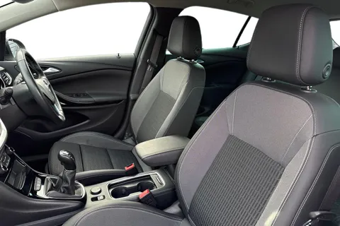 16 of 55 for Vauxhall Astra 1.2 Turbo Griffin Edition Euro 6 (s/s) 5dr