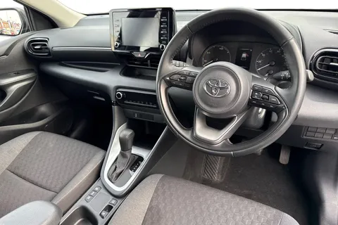 YGZ4163 Toyota Yaris 1.5 VVT-h Icon E-CVT Euro 6 (s/s) 5dr Thumbnail #15