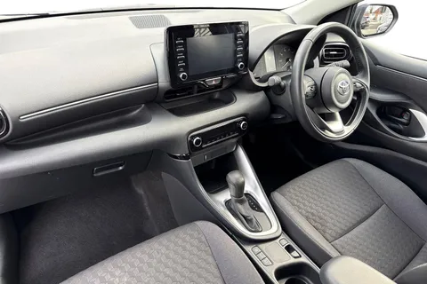 YGZ4163 Toyota Yaris 1.5 VVT-h Icon E-CVT Euro 6 (s/s) 5dr Thumbnail #16
