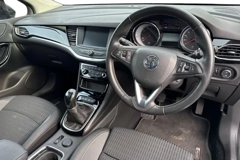 18 of 55 for Vauxhall Astra 1.2 Turbo Griffin Edition Euro 6 (s/s) 5dr