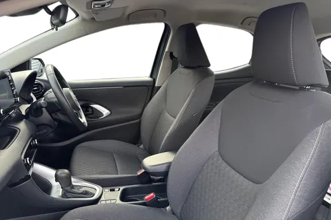 YGZ4163 Toyota Yaris 1.5 VVT-h Icon E-CVT Euro 6 (s/s) 5dr Thumbnail #17