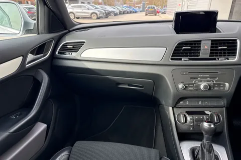 20 of 64 for Audi Q3 1.4 TFSI CoD S line Edition S Tronic Euro 6 (s/s) 5dr