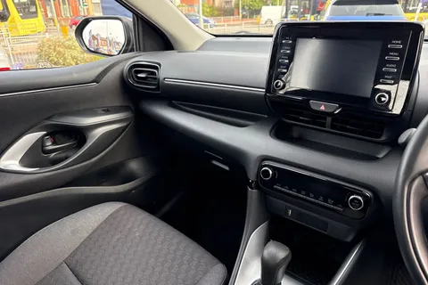 YGZ4163 Toyota Yaris 1.5 VVT-h Icon E-CVT Euro 6 (s/s) 5dr Thumbnail #21