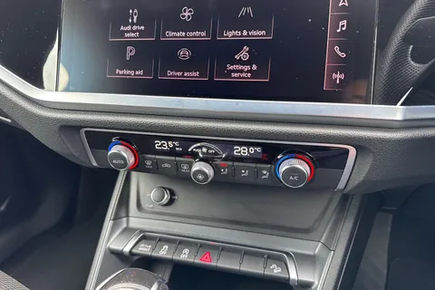 MM69RCZ Audi Q3 2.0 TDI 35 S line S Tronic Euro 6 (s/s) 5dr Thumbnail #23