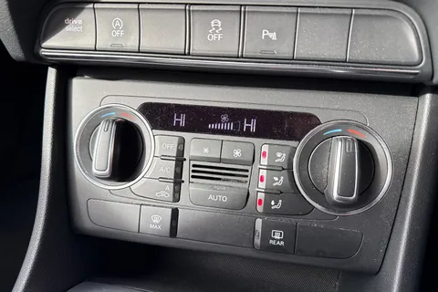 22 of 64 for Audi Q3 1.4 TFSI CoD S line Edition S Tronic Euro 6 (s/s) 5dr