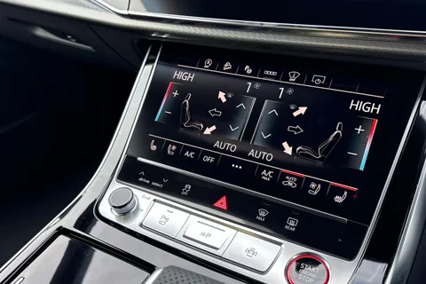  Audi RS Q8 4.0 TFSI V8 Tiptronic quattro Euro 6 (s/s) 5dr Thumbnail #22
