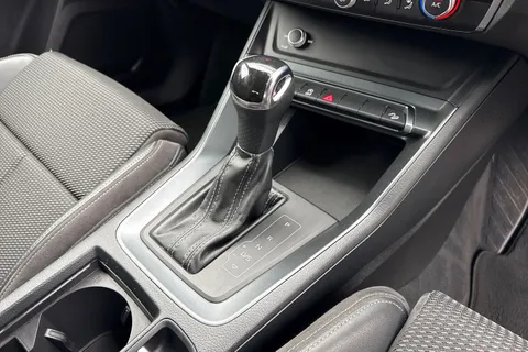 MM69RCZ Audi Q3 2.0 TDI 35 S line S Tronic Euro 6 (s/s) 5dr Thumbnail #24