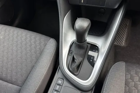 YGZ4163 Toyota Yaris 1.5 VVT-h Icon E-CVT Euro 6 (s/s) 5dr Thumbnail #24
