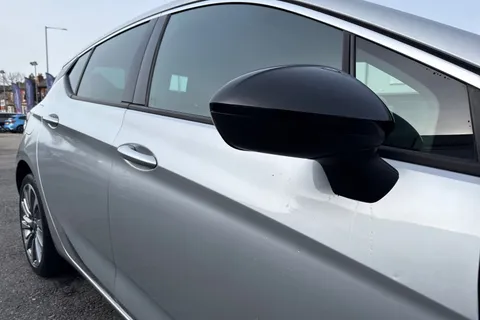 27 of 55 for Vauxhall Astra 1.2 Turbo Griffin Edition Euro 6 (s/s) 5dr