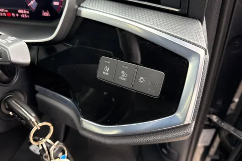 MM69RCZ Audi Q3 2.0 TDI 35 S line S Tronic Euro 6 (s/s) 5dr Thumbnail #32