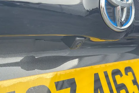 YGZ4163 Toyota Yaris 1.5 VVT-h Icon E-CVT Euro 6 (s/s) 5dr Thumbnail #32