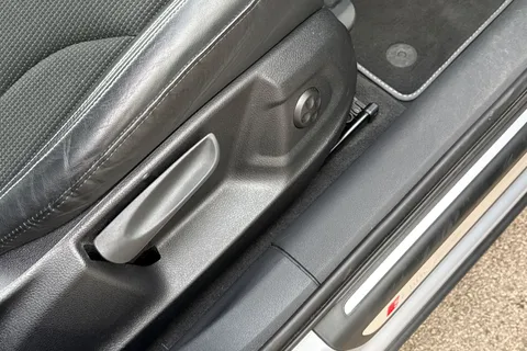 37 of 64 for Audi Q3 1.4 TFSI CoD S line Edition S Tronic Euro 6 (s/s) 5dr