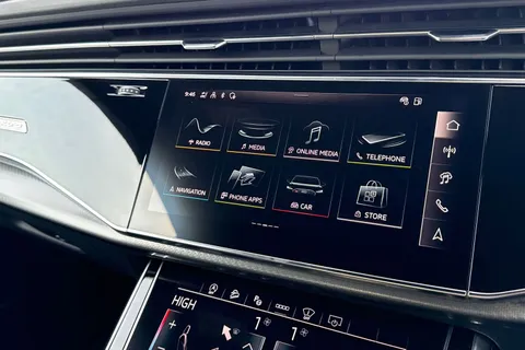  Audi RS Q8 4.0 TFSI V8 Tiptronic quattro Euro 6 (s/s) 5dr Thumbnail #37