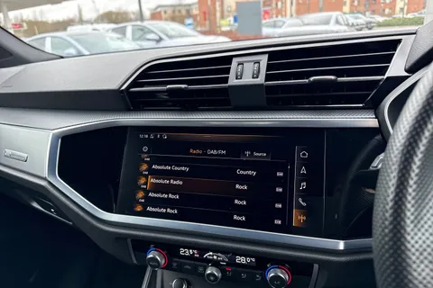 MM69RCZ Audi Q3 2.0 TDI 35 S line S Tronic Euro 6 (s/s) 5dr Thumbnail #40