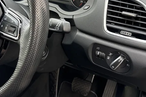 39 of 64 for Audi Q3 1.4 TFSI CoD S line Edition S Tronic Euro 6 (s/s) 5dr