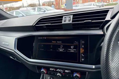 MM69RCZ Audi Q3 2.0 TDI 35 S line S Tronic Euro 6 (s/s) 5dr Thumbnail #41