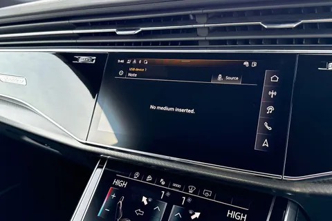  Audi RS Q8 4.0 TFSI V8 Tiptronic quattro Euro 6 (s/s) 5dr Thumbnail #40