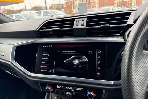 MM69RCZ Audi Q3 2.0 TDI 35 S line S Tronic Euro 6 (s/s) 5dr Thumbnail #45