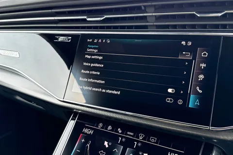  Audi RS Q8 4.0 TFSI V8 Tiptronic quattro Euro 6 (s/s) 5dr Thumbnail #44