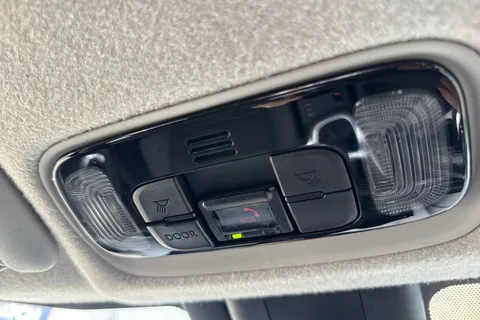 YGZ4163 Toyota Yaris 1.5 VVT-h Icon E-CVT Euro 6 (s/s) 5dr Thumbnail #45