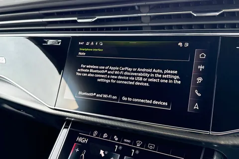  Audi RS Q8 4.0 TFSI V8 Tiptronic quattro Euro 6 (s/s) 5dr Thumbnail #45