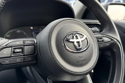 YGZ4163 Toyota Yaris 1.5 VVT-h Icon E-CVT Euro 6 (s/s) 5dr Thumbnail #46