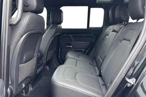 KT74AVZ Land Rover Defender 110 2.0 P300e X-Dynamic HSE 5dr Thumbnail #5