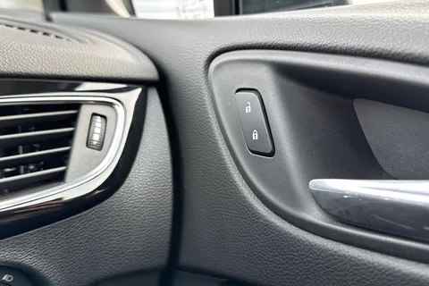 49 of 55 for Vauxhall Astra 1.2 Turbo Griffin Edition Euro 6 (s/s) 5dr