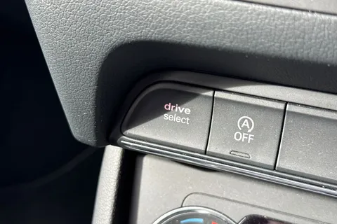 49 of 64 for Audi Q3 1.4 TFSI CoD S line Edition S Tronic Euro 6 (s/s) 5dr